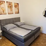 Wohnen am Main - gemütlicher Altbau, zentral